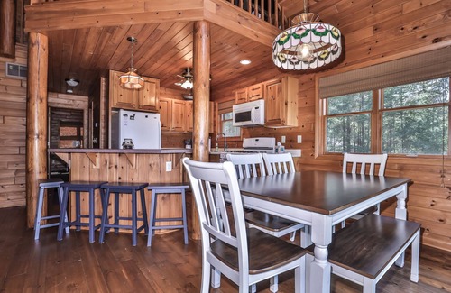 Conover Casa | Secluded 3-bedroom cabin in Conover with WiFi, AC, Complimentary Firewood