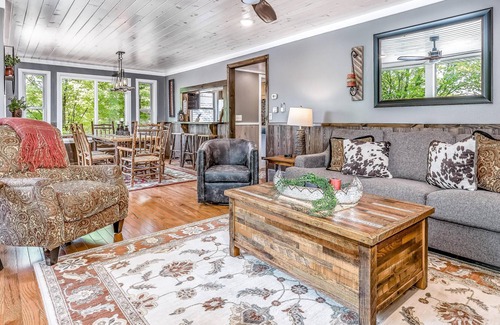 Presque Isle Casa | Secluded 3-lake chain house w/ pontoon boat