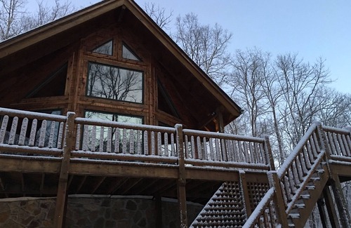 Metamora Cabina | Log Cabin Vacation Home en 62 acres arbolados privados