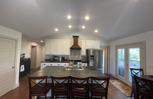 Madison County Casa | Secluded 4 Bedroom 4 bathroom near Wedding Venue