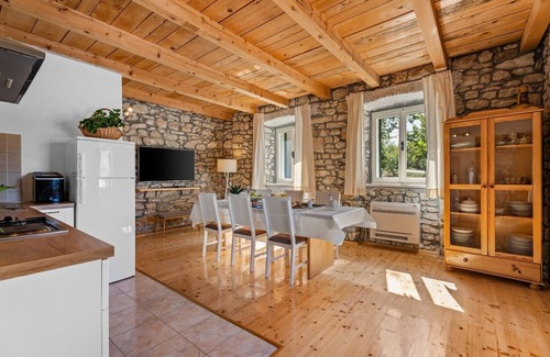 Lovrec Villa | Hacienda Sylvia - secluded 4-bedroom villa with 45sqm heated pool