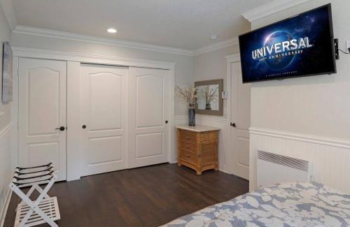 Friday Harbor Casa | Secluded 4BR Nestled in Woods-Hot Tub/Dog Friendly