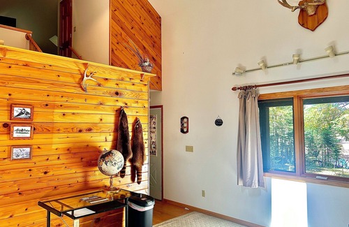 Crandon Casa | Secluded 5.4 Acres: Private Oasis with 100ft driveway/ Self check- in