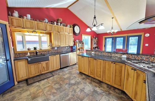 Meadow Lake Casa | Secluded 5 Bedroom Cabin in the woods