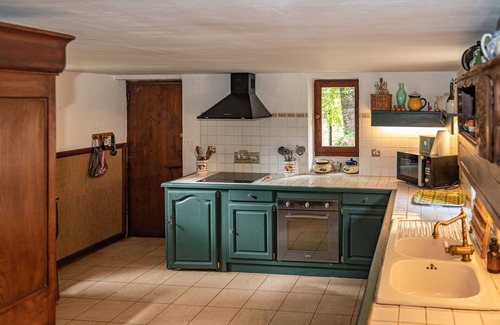 Les Eyzies Casa | Secluded 5 Bedroom Woodland Villa with Pool