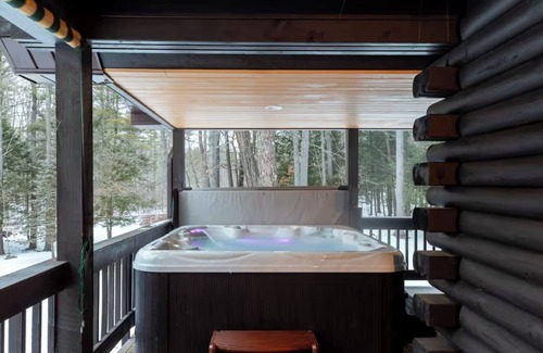 Town of New Baltimore Cabina | Secluded A-Frame Cabin: Hot tub, Views, EV charger
