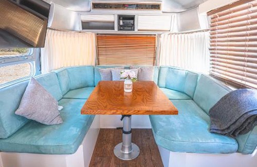 Fredericksburg Otro | Secluded Airstream with Hot Tub, Wifi, BBQ, AC