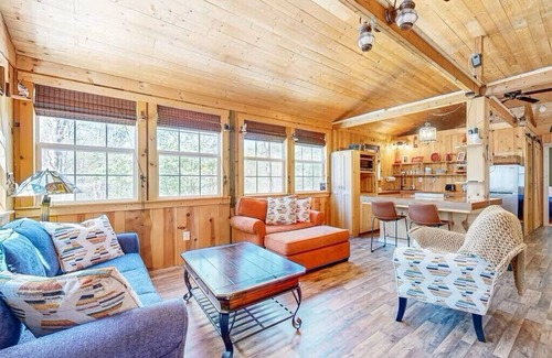 Whittier Cabina | Secluded and Cozy cabin in the Smokies - Whittier NC - Pet Friendly