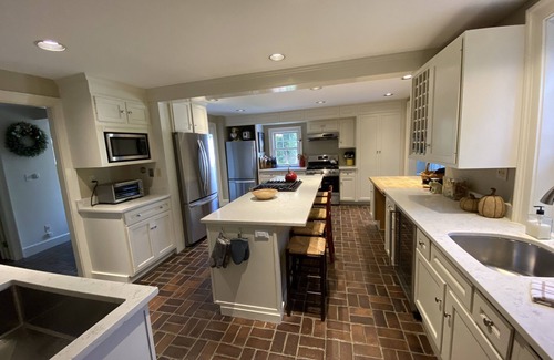 South Londonderry Casa | Secluded And Private Mountain Retreat on 70 acres 9Br/8Ba Hot Tub, Ponds, River