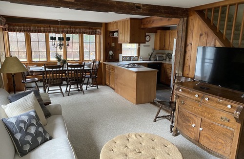 South Londonderry Casa | Secluded And Private Mountain Retreat on 70 acres 9Br/8Ba Hot Tub, Ponds, River