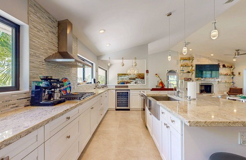 Key Largo Casa | Secluded and spacious family friendly sanctuary with enclosed pool and hot tub