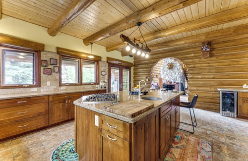 Angel Fire Cabina | Secluded Angel Fire Retreat: Deck + Stunning View!