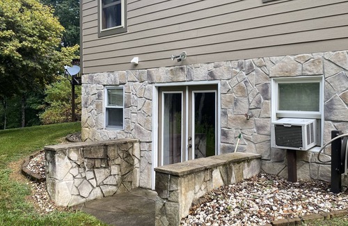 Ingles Apartamento | Secluded Apartment in the Woods Near Claytor Lake and Virginia Tech