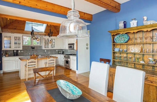 Grahams Island State Park Casa | Secluded Bayfront Retreat — Cozy Southampton Escape