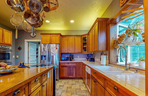 Carrolls Casa | Secluded Blueberry Farm Retreat on 20 Acres - Wood Fireplace, Dog-Friendly
