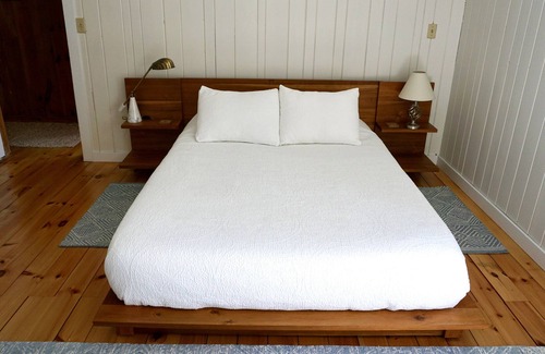 Bolton Landing Cabina | Secluded Bolton Cabin – Private Dock & Majestic Lake Views
