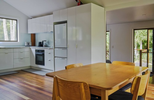 Upper Coopers Creek Cabaña | Secluded Creekside Cabin for 2 - A PRIVATE Nature Escape in the Byron Hinterland
