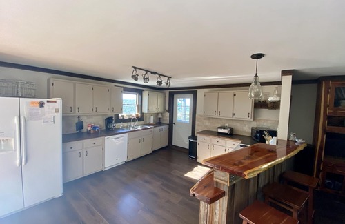 Pickens Cabina | Secluded cabin with Mountain views, pet friendly, -fire pit