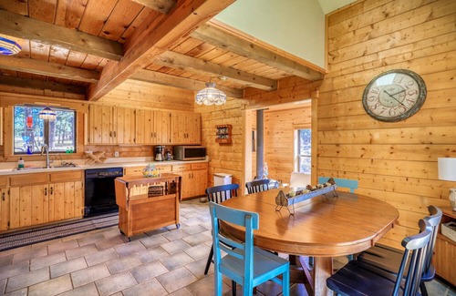 Pagosa Springs Cabina | Secluded Cabin & Bunkhouse Pagosa Springs -4 bedrooms, near it all on 12 acres