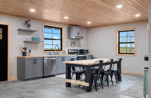 Stockton Cabina | Secluded cabin close to Stockton Lake