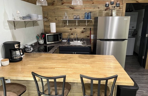 Kingston Cabina | Secluded cabin in the woods with a loft on 25 acres with private walking trails.