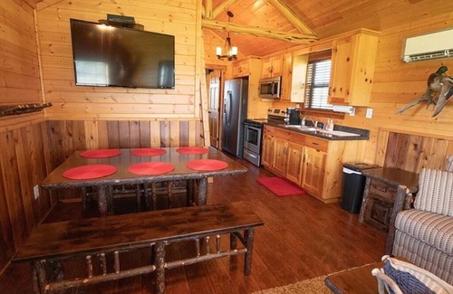 Dennis Cabina | Secluded Cabin in Weatherford, TX