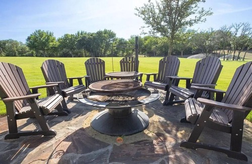Dennis Cabina | Secluded Cabin in Weatherford, TX