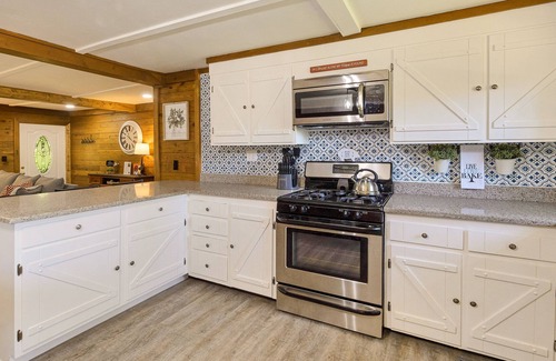 Wildwood Cabina | Secluded cabin near Chattanooga with W/D, AC & outdoor space - dog-friendly