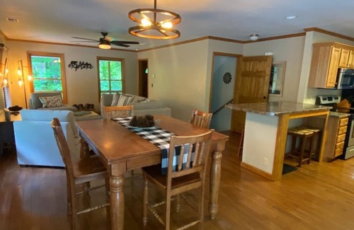 Sylva Cabina | Secluded Cabin near Great Smoky Mts, Game room