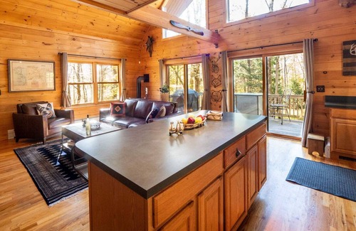 Otis Casa | Secluded Cabin On Acres Of Woods Lake Access