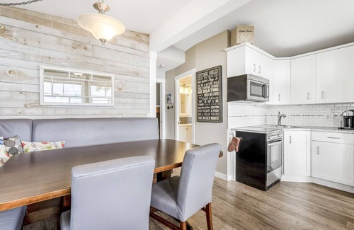 Central Okanagan Apartamento | Secluded Cabin On The Lake #7