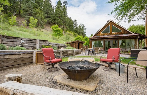 Durango Casa | Secluded Cabin on Creek - 4 miles from downtown Durango - Gas Firepit