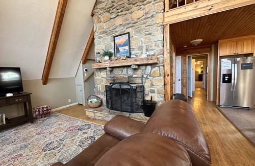 Robbinsville Casa | Secluded Cabin Overlooking Fontana Lake & Smoky Mtns NP