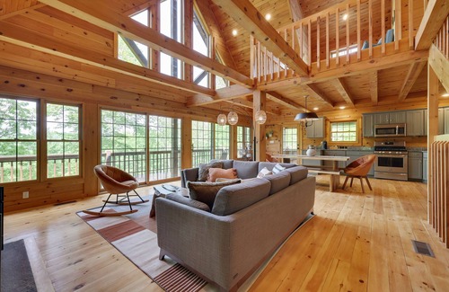 Lackawaxen Cabina | Secluded Cabin w/ Natural Swim Hole-HotTub-Trails