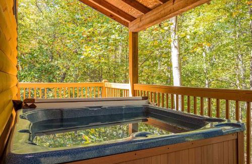 Helen Casa | Secluded Cabin with Hot-tub and Fire Pit in Cleveland, Georgia