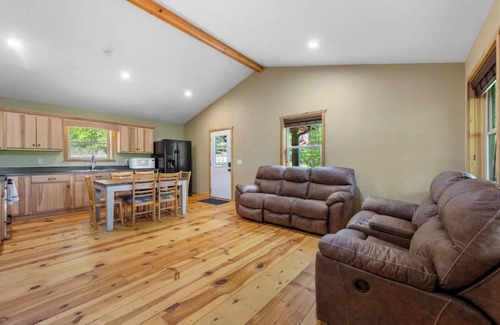Cherry Log Cabina | Secluded cabin with hot tub, fireplace, outdoor fire pit and Tent Camping Area!