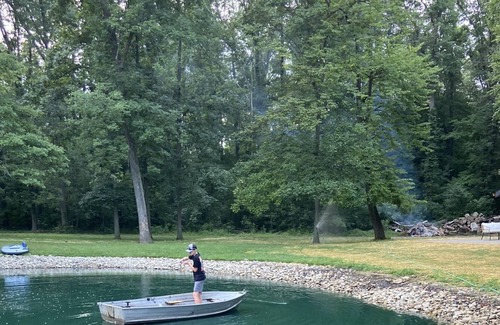 Houston Casa | Secluded Camper in the woods with swimming fishing pond