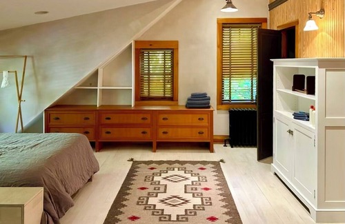 Mount Tremper Otro | Secluded Catskills Mountainside Lodge near Woodstock, Phoenicia