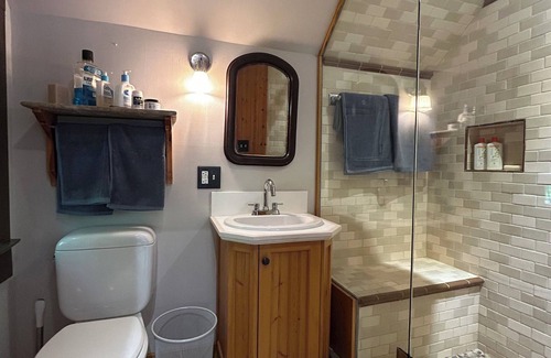 Mount Tremper Otro | Secluded Catskills Mountainside Lodge near Woodstock, Phoenicia
