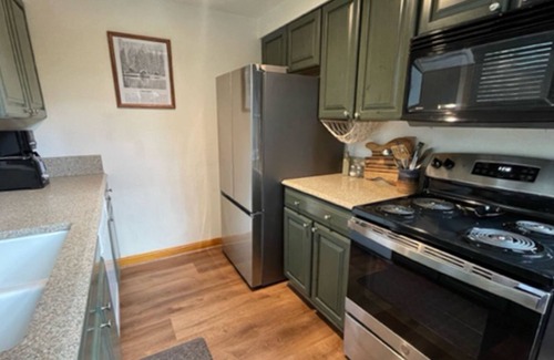 Pla-Vada Woodlands Casa | Secluded Chalet-Style Home w/ a Full Kitchen, Furnished Deck, & Gas Grill