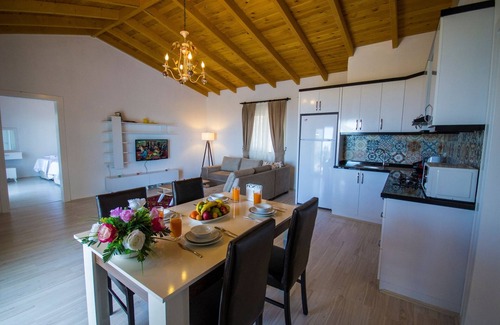 Uzumlu Villa | Aislado Charming Villa Donat Duo para cuatro personas, excelentes vistas y piscina privada