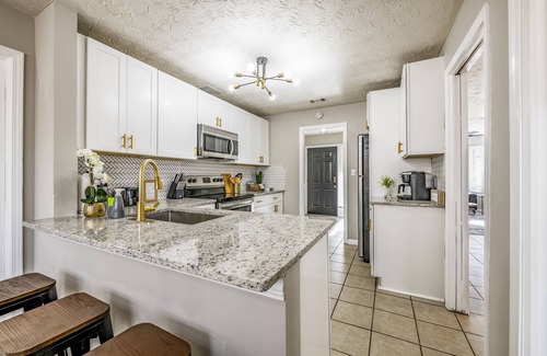 Gainesville Casa | Secluded, cheerful, no steps, Road Atlanta!