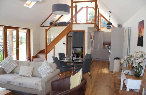 Bourton Cabaña | Secluded Cotswold Retreat with views
