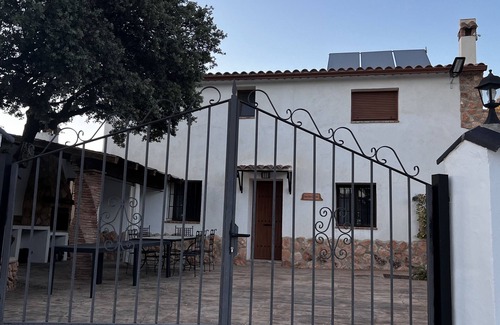 Campocamara Cabaña | Casa rural independiente con vistas a la Sierra de Cazorla, hasta 14 personas