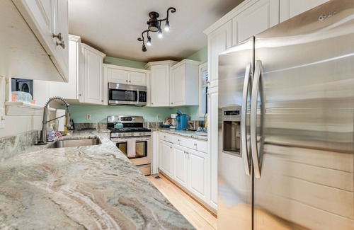 Blairsville Cabaña | Secluded Cottage w/Hot Tub in North Georgia!