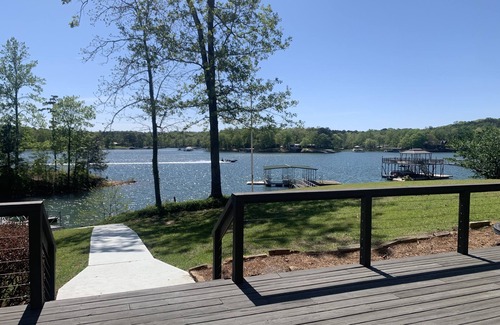 Arley Casa | Secluded Cove-Stunning Views- Sloping Lot- Near Duncan Bridge