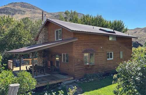 Custer County Otro | Secluded creek-side ranch house in the heart of Custer County.