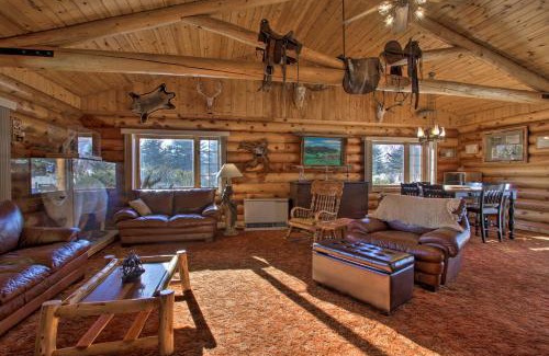 Dillon Casa | Secluded Dillon Home with Private Hot Tub and Deck!