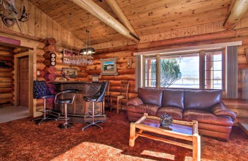 Dillon Casa | Secluded Dillon Home with Private Hot Tub and Deck!