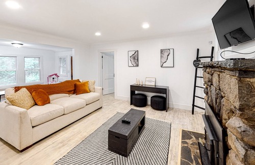 Canadensis Cabaña | Secluded dog-friendly cottage with firepit, gas grill, patio, internet, & AC